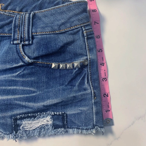 Shorts - Picture 4 of 4